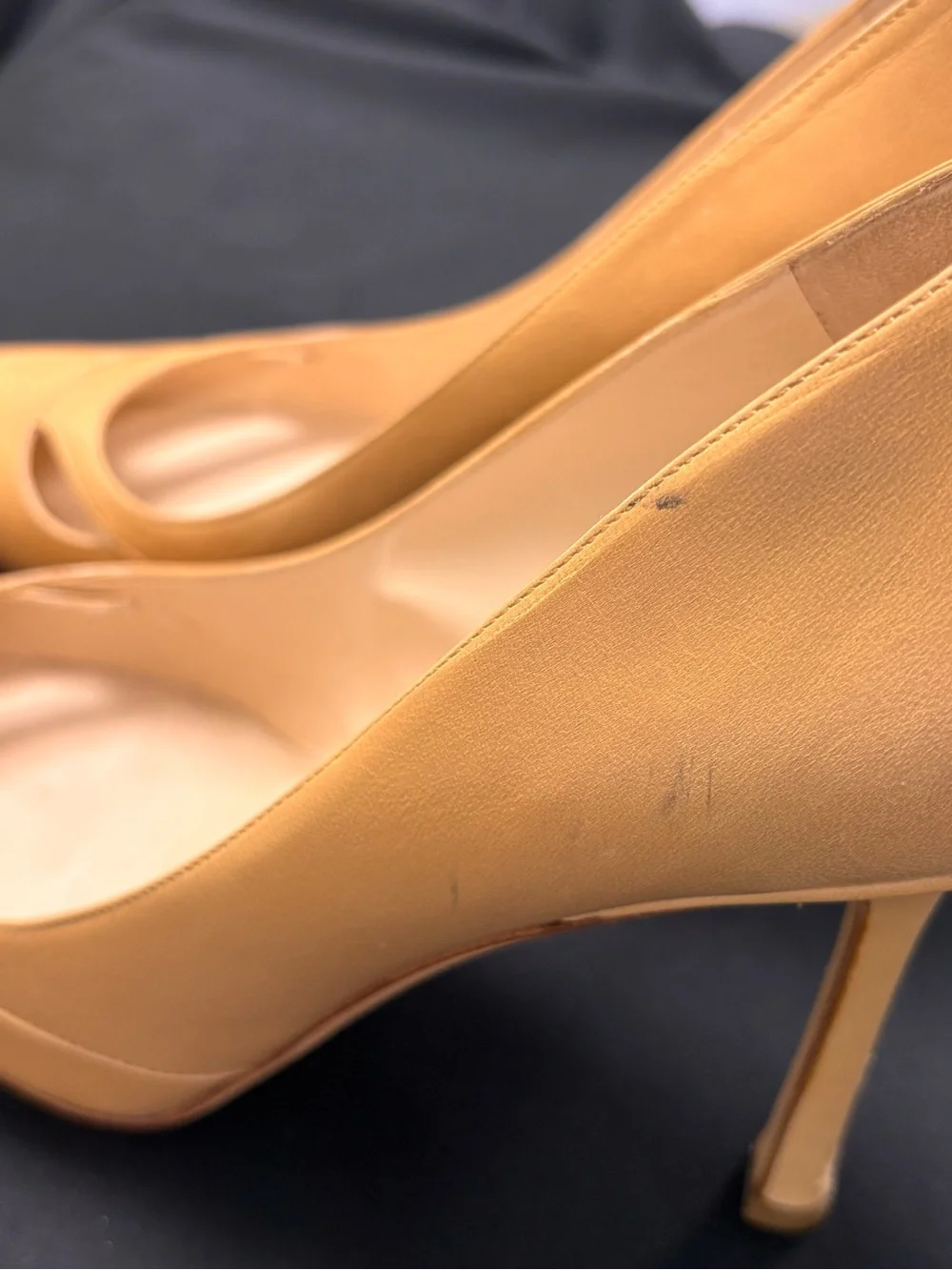 Jimmy Choo Tan Leather Pointed-Toe Pumps EU 38.5 US 8 With a 4” heel
